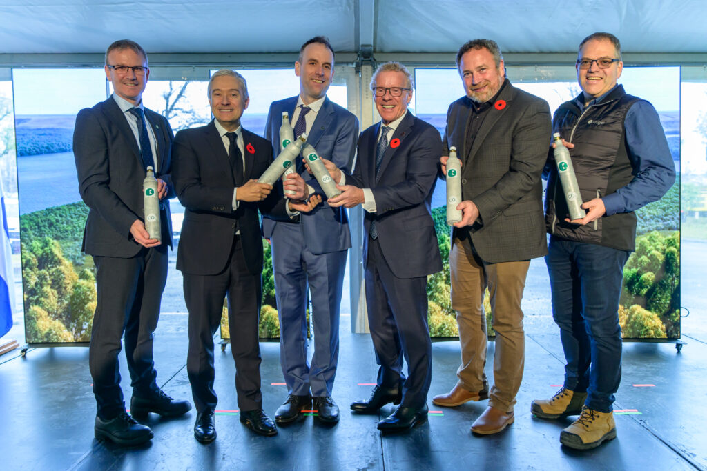 Justin Paillé, senior VP of manufacturing for Kruger, François-Philippe Champagne, federal Minister of Innovation, Science and Industry, Gene Kruger, VP of business development of Kruger Inc., Jean Boulet, Quebec Minister of Labour, Jean Lamarche, Mayor of Trois-Rivières and Sylvain Bricault, general manager of Kruger Wayagamack. | Photo: Kruger